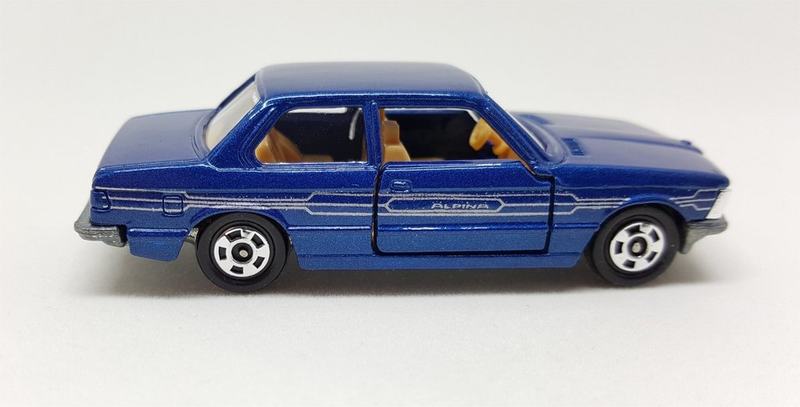 Illustration for article titled LaLD Car Week: Teutonic Tuesday - Tomica BMW 320i